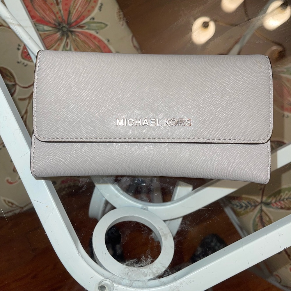 Michael kors wallet